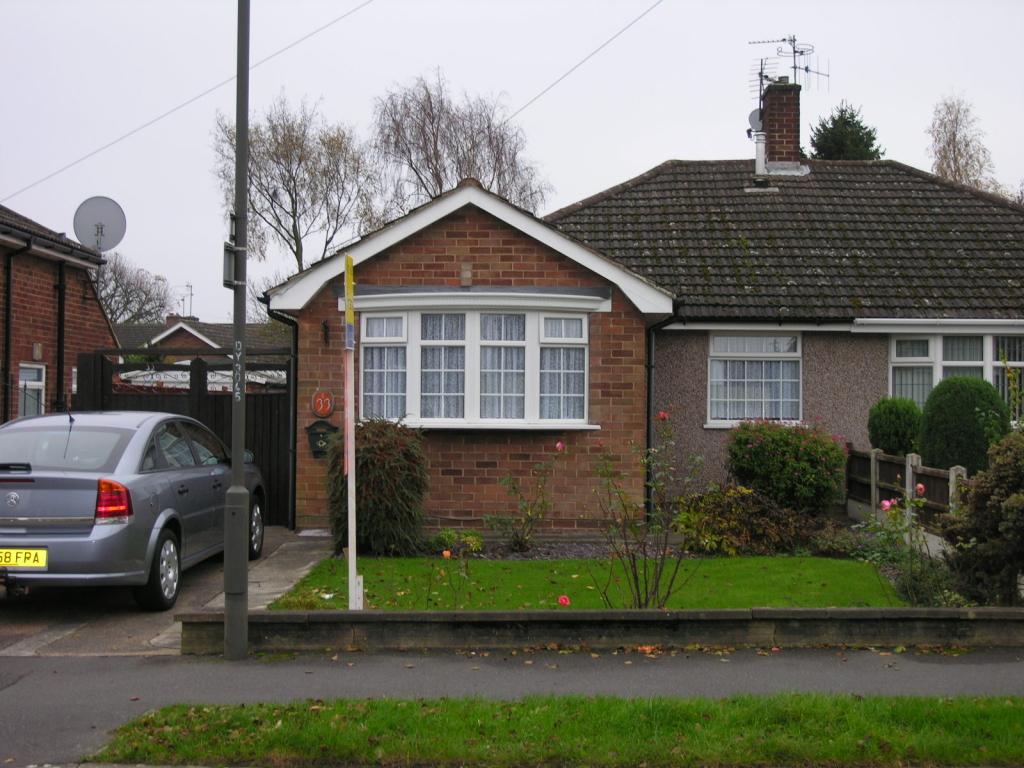 Onslow Road, Mickleover, Derby, DE3 2 bed bungalow £595 pcm (£137 pw)