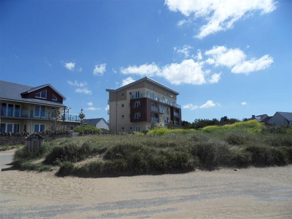 Bay View, Machynys, Llanelli 2 bed apartment £165,000
