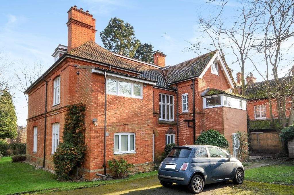 Hollywood House, Egham Hill, Egham 1 bed apartment £265,000