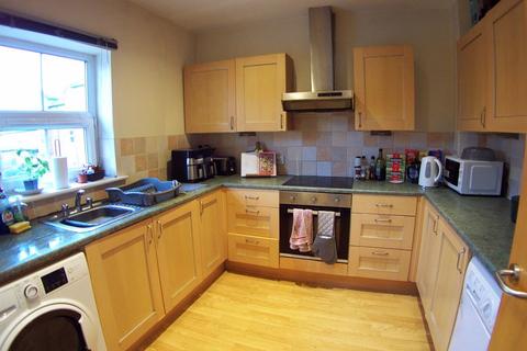 2 bedroom apartment to rent, St. Michaels Crescent, Leeds