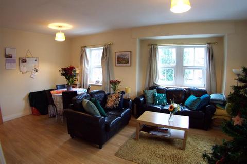 2 bedroom apartment to rent, St. Michaels Crescent, Leeds