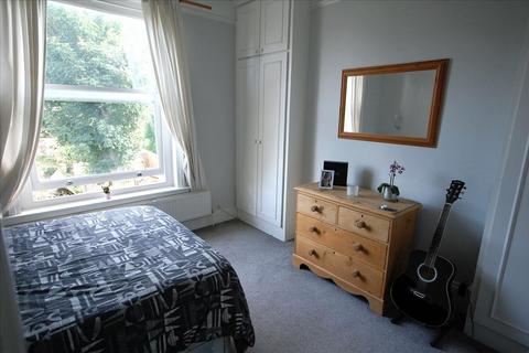 1 bedroom flat to rent, Chiswick High Road, London, W4