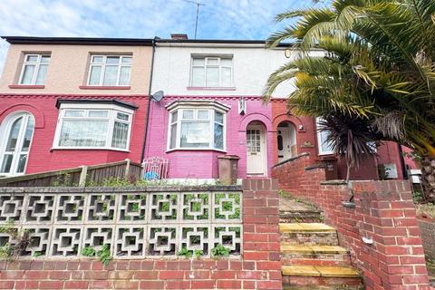 2 bedroom terraced house to rent, St Mary Road, Gillingham