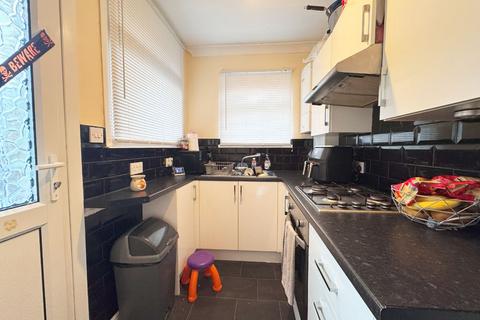 2 bedroom terraced house to rent, St Mary Road, Gillingham