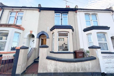 3 bedroom terraced house to rent, Livingstone Road, Gillingham