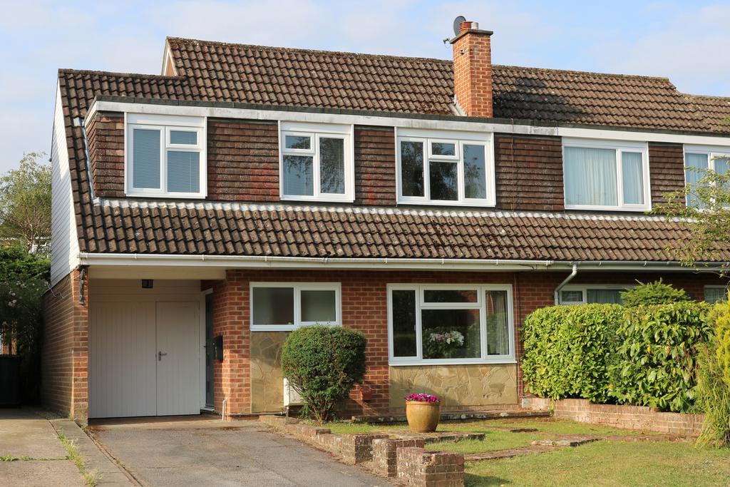 Priory Way, Haywards Heath, RH16 3 bed house for sale £475,000