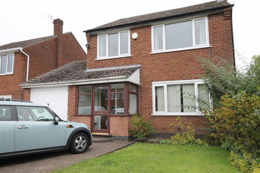 Buckingham Road West, Heaton Moor 3 bed detached house £1,300 pcm (£