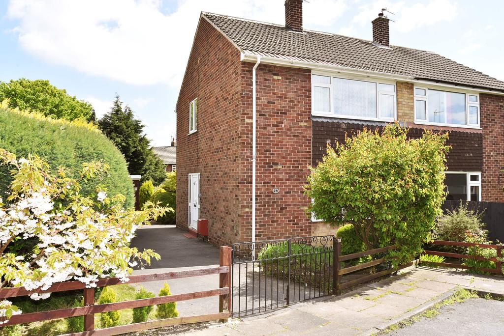 Avenue Close, Harrogate 3 bed semidetached house £175,000