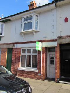 3 bedroom terraced house to rent, Conway Road, off Evington Road