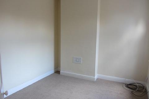 3 bedroom terraced house to rent, Conway Road, off Evington Road
