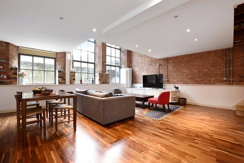 2 bedroom flat for sale, Connaught Works, 251 Old Ford Road, Bow, London, E3
