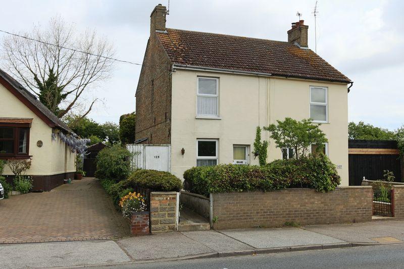 Elm Tree Road, Oulton Broad, Lowestoft 2 bed semidetached house £129,950