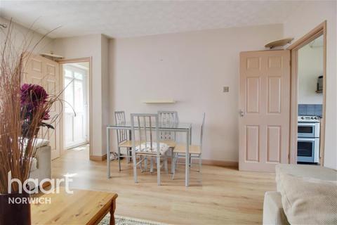 3 bedroom terraced house to rent - Beecheno Road - Norwich