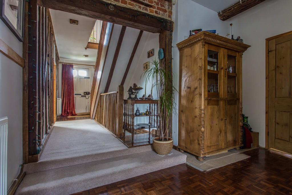 Corkscrew Lane, StonecumEbony 5 bed detached house £1,100,000