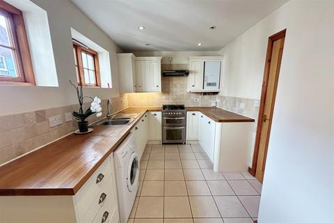 2 bedroom detached house to rent, Wimborne