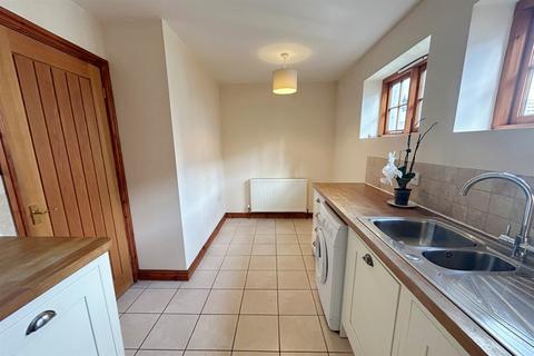 2 bedroom detached house to rent, Wimborne