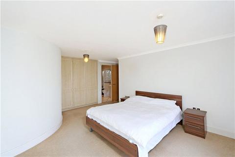 2 bedroom flat to rent, Chiswick High Road, Chiswick, London