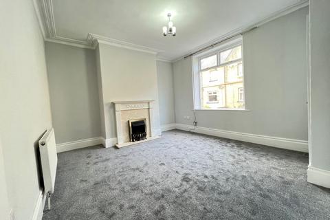 2 bedroom terraced house to rent, Salisbury Place, Akroyden, Halifax HX3