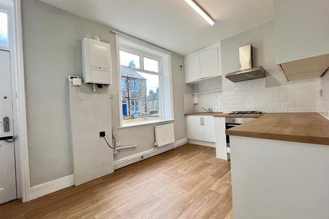 2 bedroom terraced house to rent, Salisbury Place, Akroyden, Halifax HX3