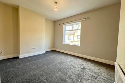 2 bedroom terraced house to rent, Salisbury Place, Akroyden, Halifax HX3