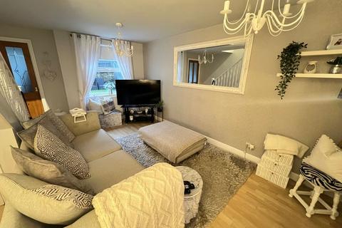 2 bedroom semi-detached house to rent, Green Lane, Greetland, Halifax HX4