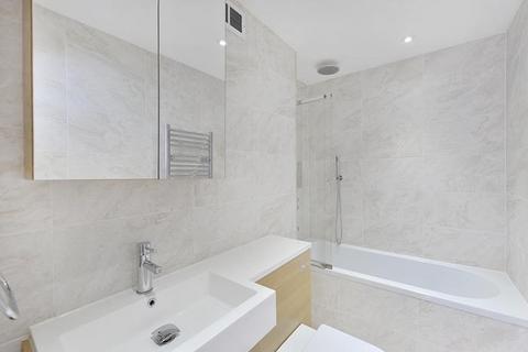 3 bedroom apartment for sale, Clifton Place, Hyde Park