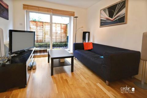 2 bedroom flat to rent, Gascony Avenue, West Hampstead NW6