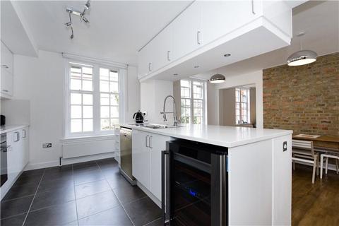 3 bedroom flat to rent, Cookham House, Montclare Street, London