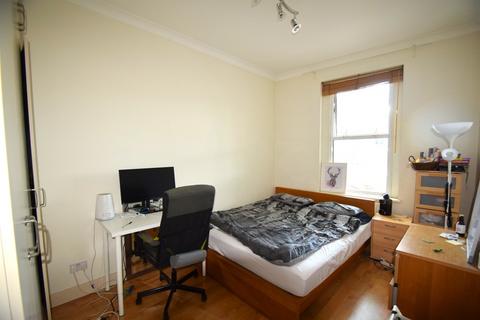 2 bedroom apartment to rent, Chiswick High Road, London