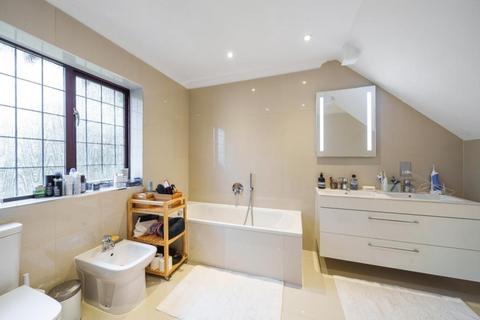 4 bedroom detached house to rent, Wentworth Estate, Surrey