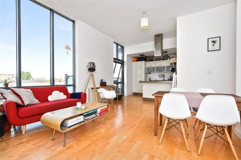 2 bedroom apartment to rent, Louisa Street, London, E1