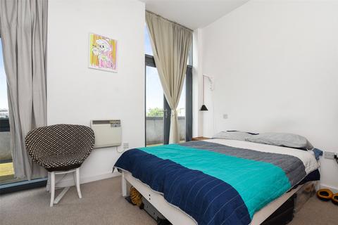 2 bedroom apartment to rent, Louisa Street, London, E1