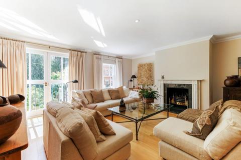 20 Pinel Close, Virginia Water, GU25 4SP