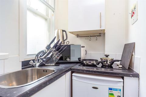 1 bedroom apartment to rent, Hill Street, London, W1J