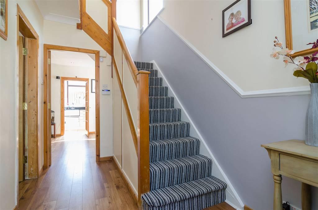 44 Wynchurch Road, Belfast, County Antrim, BT6 0JH 3 bed semidetached