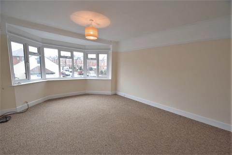 2 bedroom flat to rent, Shirley