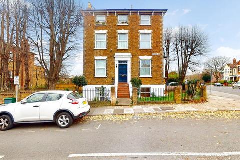 undefined, Sheen Road, TW9