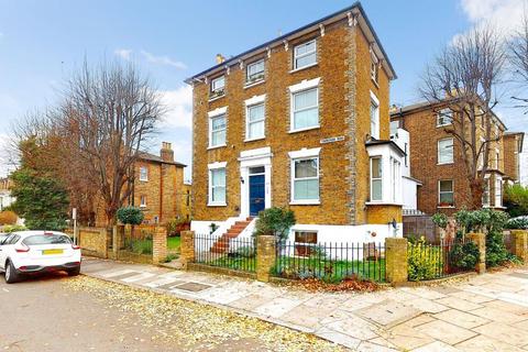 Studio to rent, Sheen Road, TW9