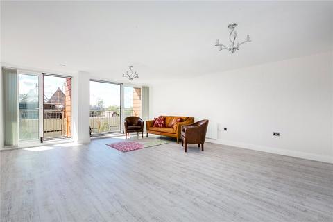 3 bedroom flat to rent, Holland Gardens, Brentford, Middlesex