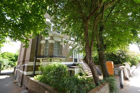 1 bedroom flat to rent, Priory Road, South Hampstead, London, NW6