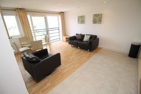 2 bedroom apartment to rent, The Crescent, Gunwharf Quays