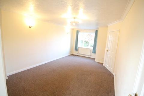 3 bedroom mews to rent, Whittaker Close, Crewe
