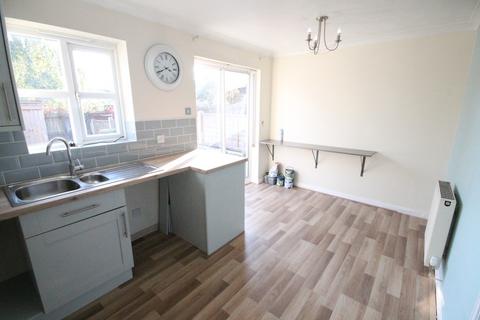 3 bedroom mews to rent, Whittaker Close, Crewe