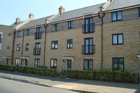 4 bedroom terraced house to rent, Chieftain Way, Cambridge