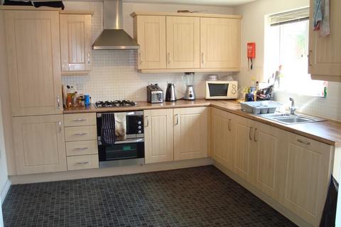 4 bedroom terraced house to rent, Chieftain Way, Cambridge
