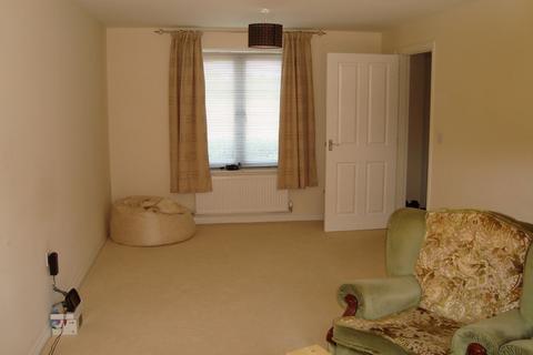 4 bedroom terraced house to rent, Chieftain Way, Cambridge
