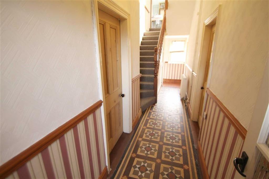 Acton Road, Wrexham 5 bed semidetached house £312,000