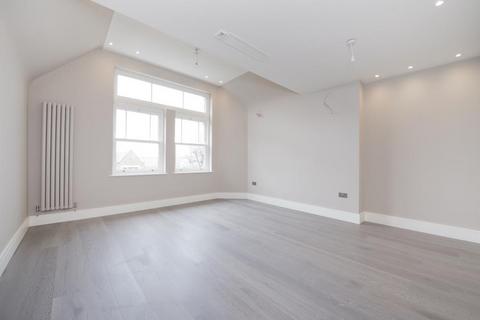 4 bedroom apartment to rent, Fitzjohns Avenue, Hampstead, NW3