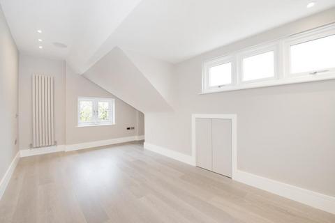 4 bedroom apartment to rent, Fitzjohns Avenue, Hampstead, NW3