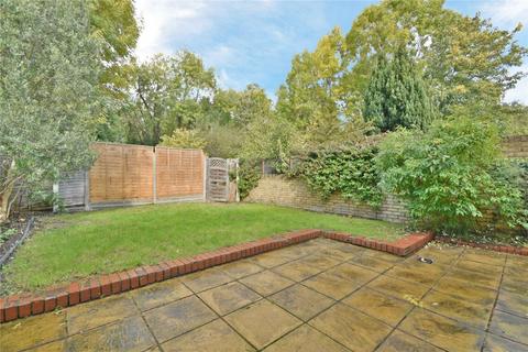 3 bedroom flat to rent, Dyne Road, Brondesbury, NW6